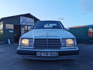 MERCEDES-BENZ 300 E Időutazó! Friss műszakival!