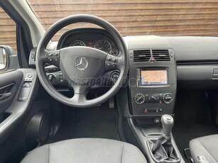 MERCEDES-BENZ A 160 BlueEFFICIENCY Elegance EURO5 Navigáció.Ülésfűtés