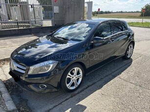 MERCEDES-BENZ A 200 BlueEFFICIENCY Urban SZERVIZKÖNYV