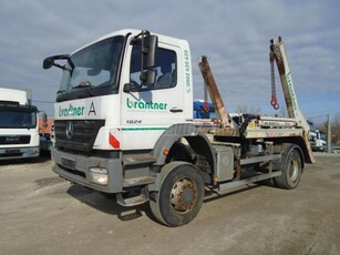 MERCEDES-BENZ AXOR 1824 4x4 HIAB Láncos Konténeremelő