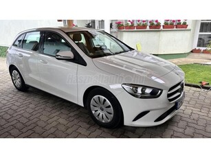 MERCEDES-BENZ B 160 Style 49.000 km!!Első tulajtól