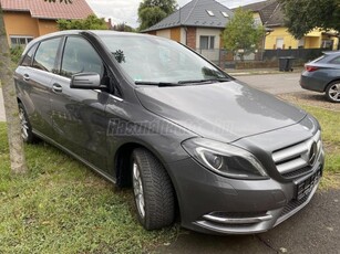 MERCEDES-BENZ B 180 BlueEFFICIENCY FRISS NAGY ÉS KIS SZERVÍZ. FRISS VIZSGA. JÓL FELSZERELT!