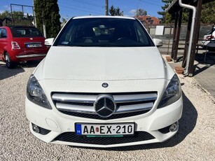 MERCEDES-BENZ B 180 BlueEFFICIENCY MEGKÍMÉLT!