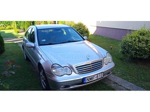 MERCEDES-BENZ C 180 Kompressor Classic (Automata) GYÁRI FÉNYEZÉS! + VEZ.SZ.KÖNYV! + GYÁRI KULCSOK! + GYŰJTŐI DARAB! + HIBÁTLAN!