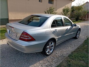 MERCEDES-BENZ C-OSZTÁLY C 200 Kompressor Avantgarde