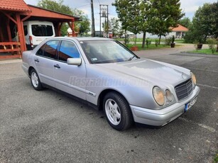 MERCEDES-BENZ E 200 Classic 210