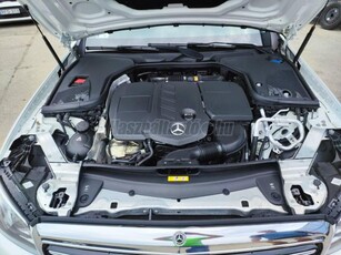 MERCEDES-BENZ E 220 d T 9G-TRONIC