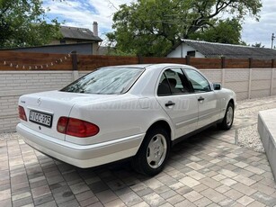 MERCEDES-BENZ E 240 Classic