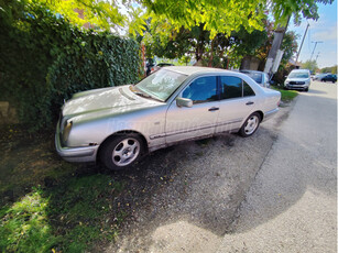 MERCEDES-BENZ E 290 T TD Classic