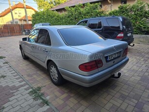 MERCEDES-BENZ E 290 TD Elegance Autómata