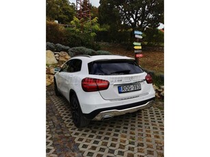 MERCEDES-BENZ GLA 180 AMG Sport 7G-DCT