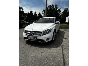 MERCEDES-BENZ GLA 180 d Style 7G-DCT