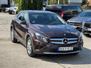 MERCEDES-BENZ GLA 180 Magyarországi. vezetett szervizkönyv!