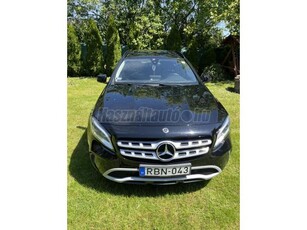 MERCEDES-BENZ GLA 180 Style