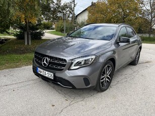 MERCEDES-BENZ GLA 180 Urban