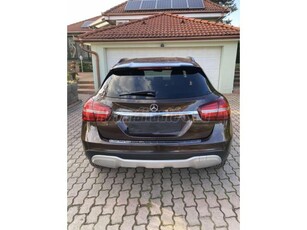 MERCEDES-BENZ GLA 200 CDI d Style 7G-DCT