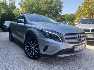 MERCEDES-BENZ GLA 200 Style