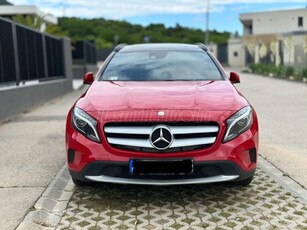 MERCEDES-BENZ GLA 220 d 7G-DCT Panorámatető. Navi. Ülésfűtés. Bixenon+Led