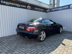 MERCEDES-BENZ SLK 200 (Automata) Sérülésmentes.Radar elől/hátul .Ülésfűtés . Bézs bőr belső