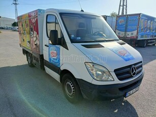 MERCEDES-BENZ SPRINTER 309 CDI 906.135.13 Jégkrémes eutektikus felépítménnyel