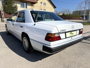 MERCEDES-BENZ W 124 Sedane 200D