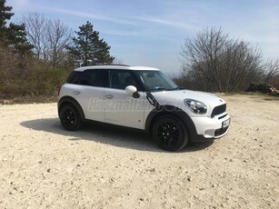 MINI COUNTRYMAN Cooper2.0 SD ALL4 (Automata)