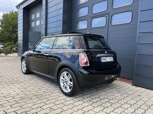 MINI MINI COOPER 1.6 D SZERVIZKÖNYV / ÚJ VEZÉRLÉS + KUPLUNG / PANORÁMA / NAVI