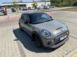 MINI MINI COOPER SE S ELEKTROMOS 180-250km-akkugar-LED-CarPlay-CCS-hősziv-ÁFA-s nettó 5.699e