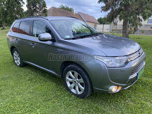 MITSUBISHI OUTLANDER 2.0 PHEV Instyle Navi 4WD CVT