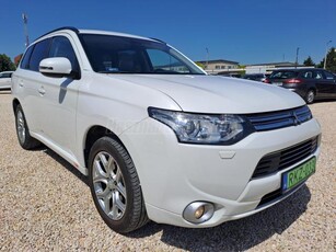 MITSUBISHI OUTLANDER 2.0 PHEV Instyle Navi 4WD CVT