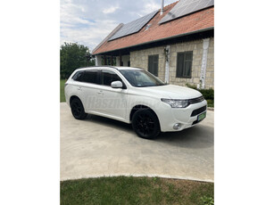 MITSUBISHI OUTLANDER 2.0 PHEV Instyle Navi 4WD CVT