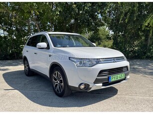 MITSUBISHI OUTLANDER 2.0 PHEV Instyle Navi 4WD CVT