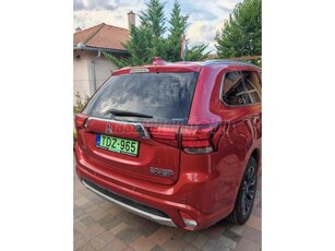 MITSUBISHI OUTLANDER 2.0 PHEV Instyle Navi 4WD CVT