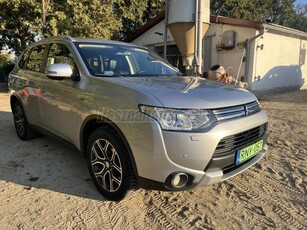 MITSUBISHI OUTLANDER 2.0 PHEV Instyle Navi 4WD CVT EU6