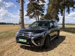 MITSUBISHI OUTLANDER 2.0 PHEV Instyle Navi 4WD CVT LÉTEZŐ ÖSSZES EXTRA! VONÓHOROG!