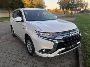 MITSUBISHI OUTLANDER 2.4 PHEV Elegance 4WD CVT Gyöngyház fehér-Plug-In Hybrid-Kulturált állapot! Téli és nyári gumi garnitúra!