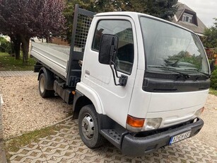 NISSAN CABSTAR 3.0 TD E 120.35 3 Oldalra billent gyári!! Vonóhorog. duplakerék