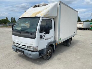 NISSAN CABSTAR 3.0 TDi - Carrier hűtős