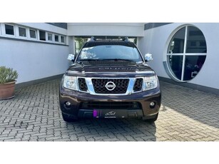 NISSAN NAVARA 4WD Double 2.5D Platinum GARANCIÁVAL!