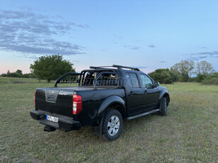 NISSAN NAVARA 4WD Double 2.5D SE (Automata)