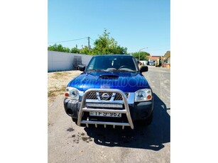 NISSAN NAVARA D22