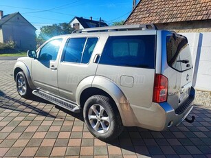 NISSAN PATHFINDER 2.5 Tdi LE