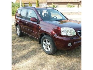 NISSAN X-TRAIL 2.2 Di Luxury (P1) 114 Le 4x4 2.t. Vontatással Panoráma tetővel