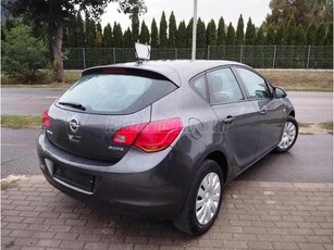 OPEL ASTRA J 1.4 Active