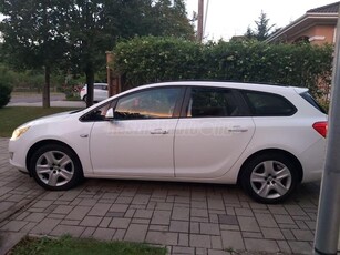 OPEL ASTRA J 1.4 Enjoy Sport Tourer első női tulajdonostól garázsban friss műszakil téli gumi