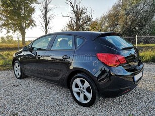 OPEL ASTRA J 1.4 Enjoy Szervizkönyves.Ülésfűtés.Tempomat.Bluetooth-os telefonkihangosítás.Azonnal Elvih