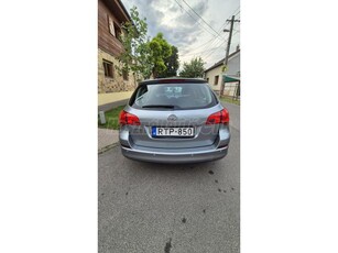 OPEL ASTRA J 1.4 Sport