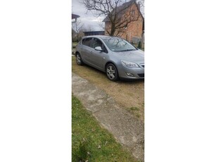 OPEL ASTRA J 1.4 T Active