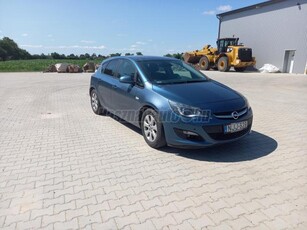 OPEL ASTRA J 1.4 T Cosmo