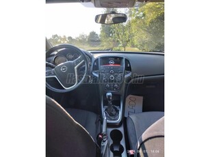 OPEL ASTRA J 1.4 T Cosmo